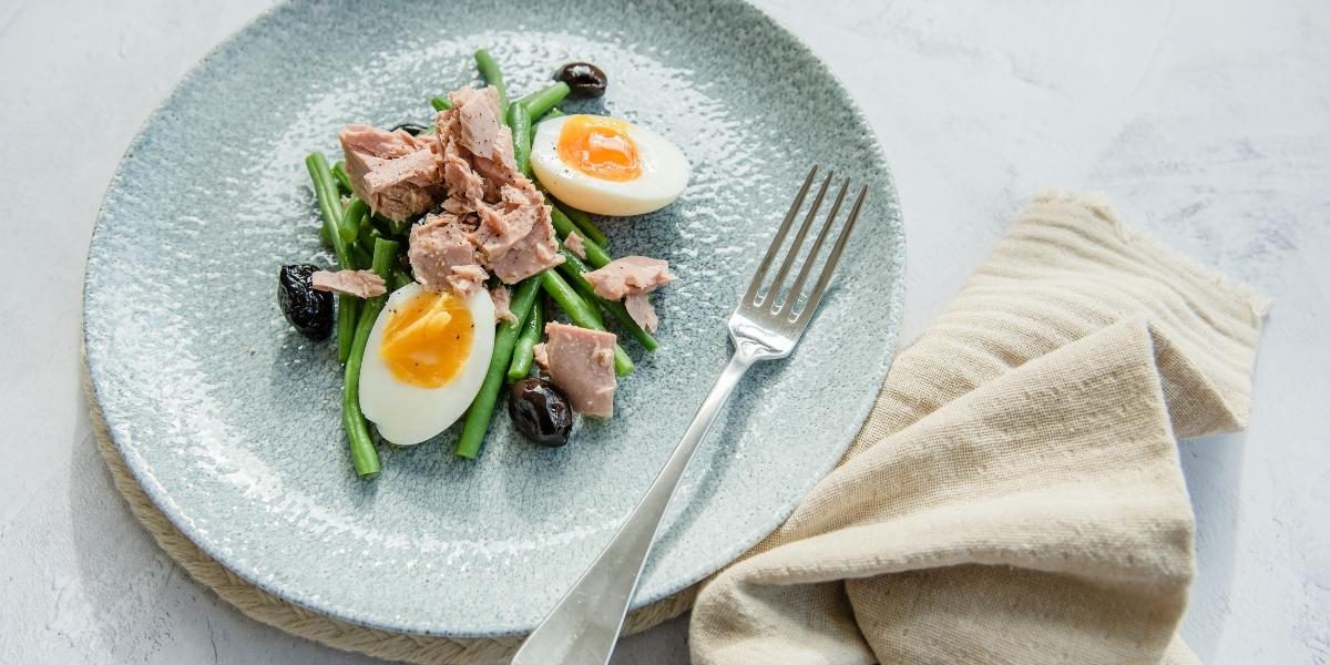 Tuna salad nicoise; greens, fats, protein.